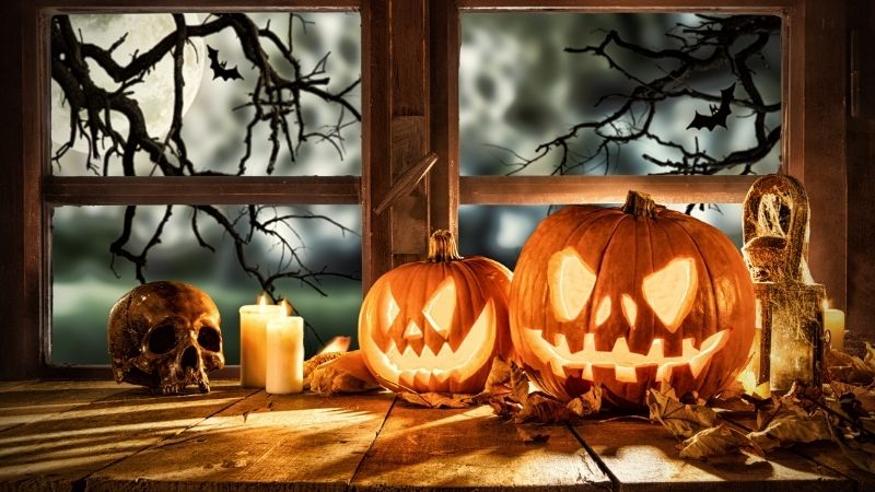 Chúc bạn Halloween này vừa rùng rợn, vừa ngập tràn yêu thương từ mình