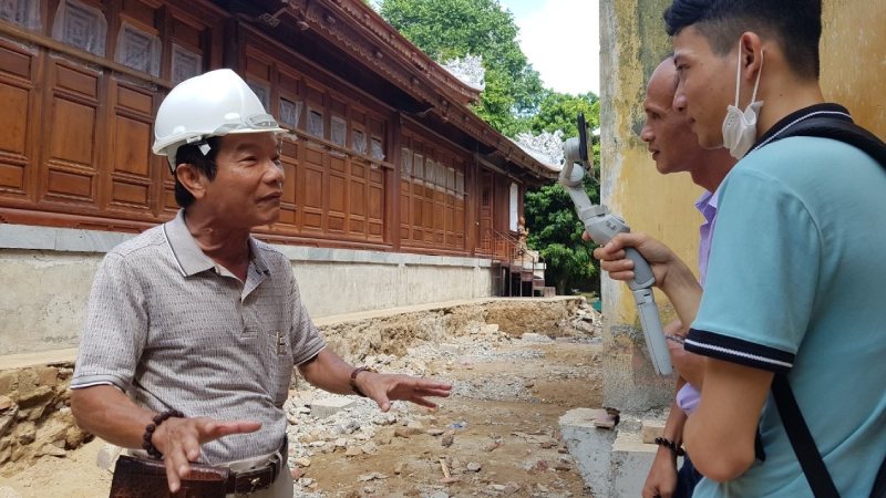 "Thần đèn" là các kỹ sư, công ty hoặc những người thợ lành nghề có khả năng di dời, nâng, xoay hoặc chống lún nghiêng cho các công trình xây dựng lớn