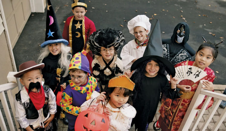 20+ ý tưởng hóa trang Halloween cho nhóm bạn thân, công ty 2025