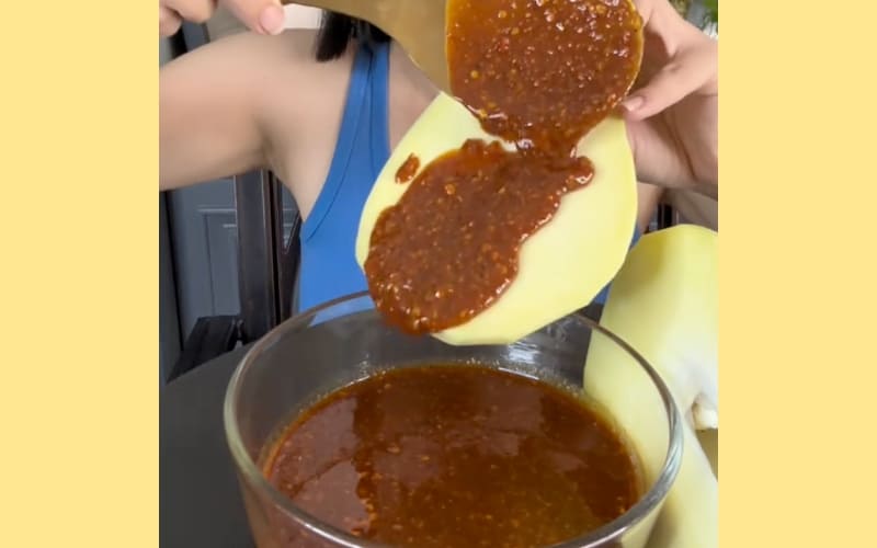 Sốt có kết cấu sánh mịn, không vón cục