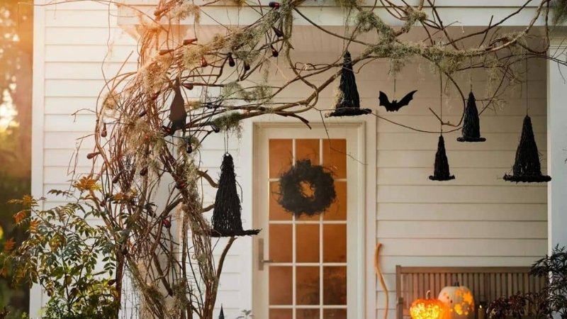 Bạn có thể sử dụng các vật liệu tái chế để trang trí Halloween