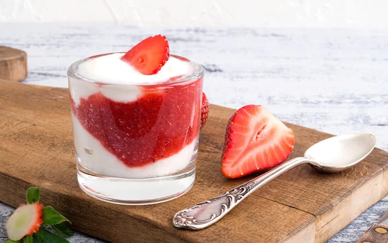 Món tráng miệng: Panna Cotta dâu tây