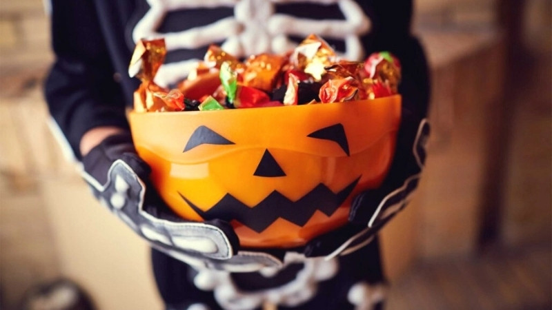 Có cần tổ chức trò "Trick or Treat" không?