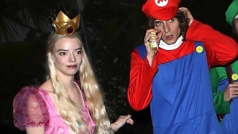 Mario và Công chúa Peach (hoặc Luigi)