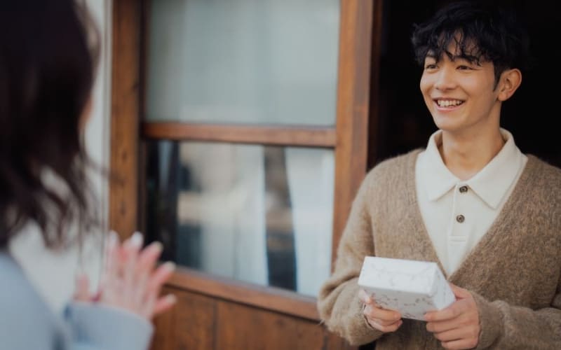 Người biết đòi quà khéo biến lời gợi ý thành niềm vui.