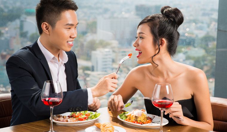 Caption thả thính 20/10: 99+ STT ngọt ngào, bá đạo đốn tim crush