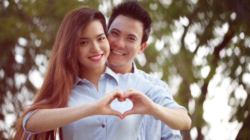 Anh chẳng biết nói lời ngọt ngào, chỉ biết yêu em theo cách giản đơn nhất