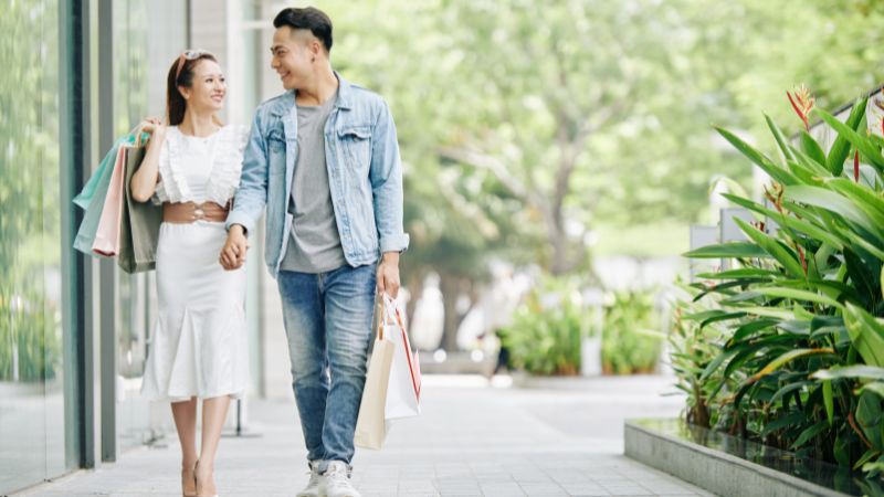 Phụ nữ có nên chủ động tặng quà ngược lại cho đàn ông