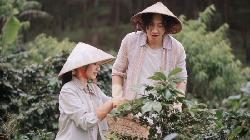 Tay Anh Giữ Một Vì Sao