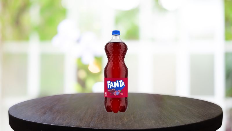 Thành phần chính của Fanta Xá Xị là nước bão hòa CO2, đường và hương liệu xá xị
