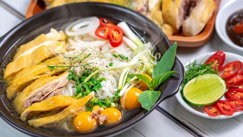 Phở gà Hà Nội