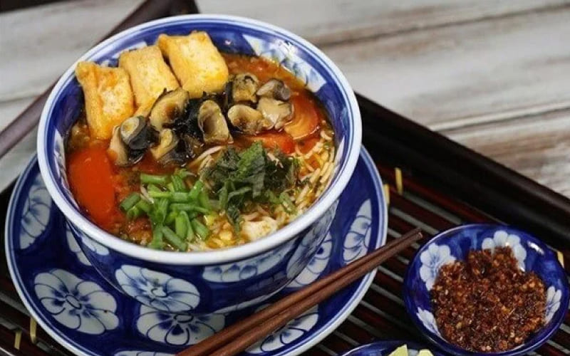 Bún ốc thơm ngon hương vị đặc trưng Bún ốc thơm ngon hương vị đặc trưng