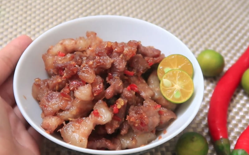 Mắm tôm chưng thịt là món ăn dân dã nhưng cực kỳ đưa cơm Mắm tôm chưng thịt là món ăn dân dã nhưng cực kỳ đưa cơm