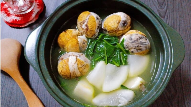 Lòng xào nghệ / Trứng vịt lộn om bầu Lòng xào nghệ / Trứng vịt lộn om bầu