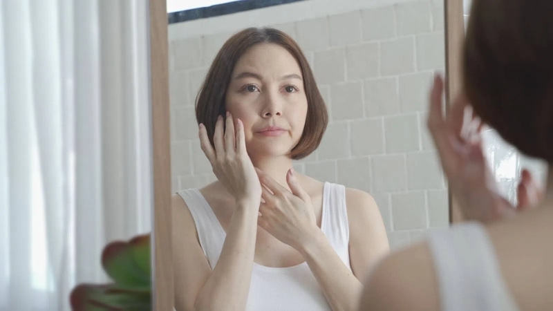 Bakuchiol giúp làm giảm sự xuất hiện của các nếp nhăn và vết chân chim Bakuchiol giúp làm giảm sự xuất hiện của các nếp nhăn và vết chân chim