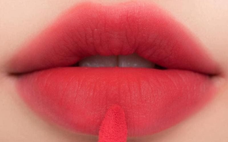 Da trắng sáng rạng ngời với mọi sắc son Berry tinh tế. Da trắng sáng rạng ngời với mọi sắc son Berry tinh tế.