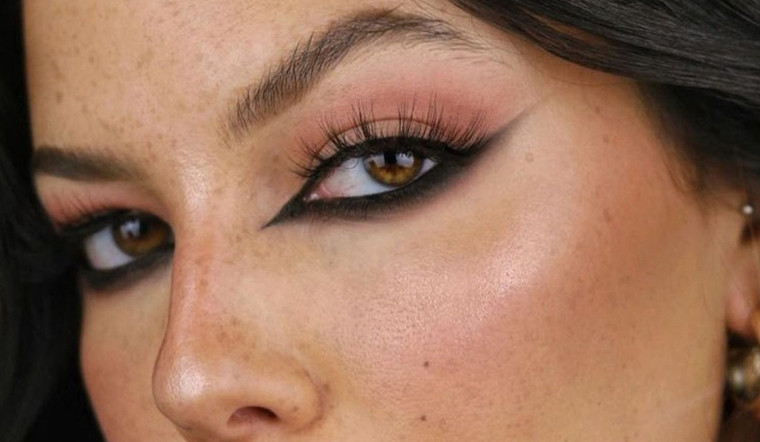 Reverse Cat-eye: Hướng dẫn kẻ mắt mèo ngược sắc sảo