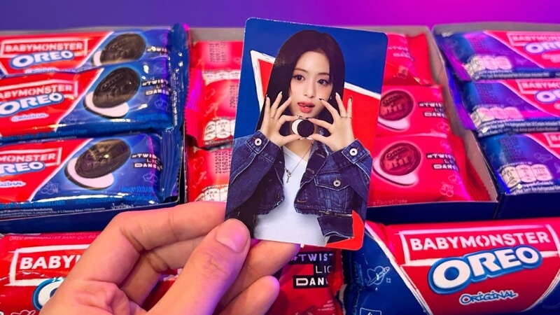 Phần quà giá trị kèm theo bánh Oreo Babymonster