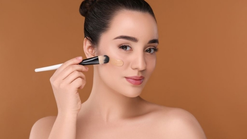 Xung đột thành phần mỹ phẩm khiến nền bị mốc Xung đột thành phần mỹ phẩm khiến nền bị mốc