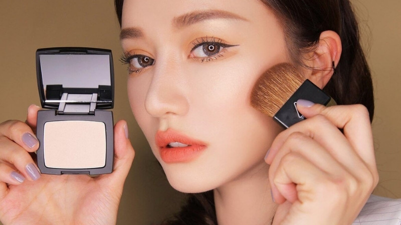 Phấn phủ - "Bậc thầy" làm mờ Phấn phủ - "Bậc thầy" làm mờ