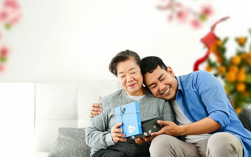 Con cháu gửi gắm tình cảm sâu sắc qua lời chúc ấm áp.