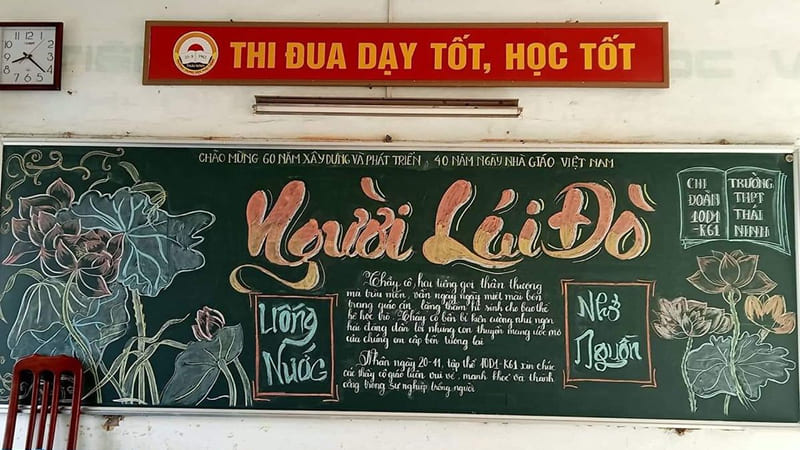 Mẫu trang trí bảng đen 20/11 đơn giản nhưng gây ấn tượng tốt Mẫu trang trí bảng đen 20/11 đơn giản nhưng gây ấn tượng tốt