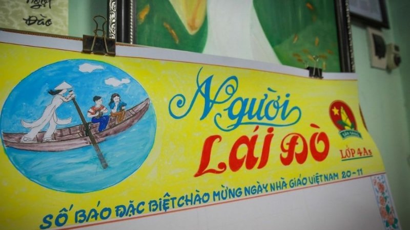 Báo tường chủ đề Người lái đò Báo tường chủ đề Người lái đò
