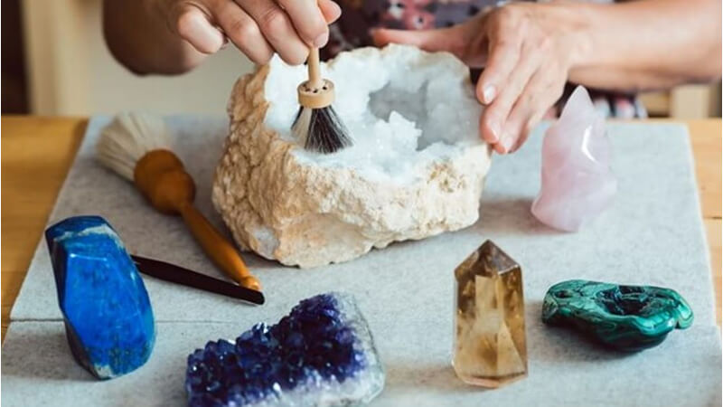 Khi nào bạn cần thanh tẩy đá phong thủy