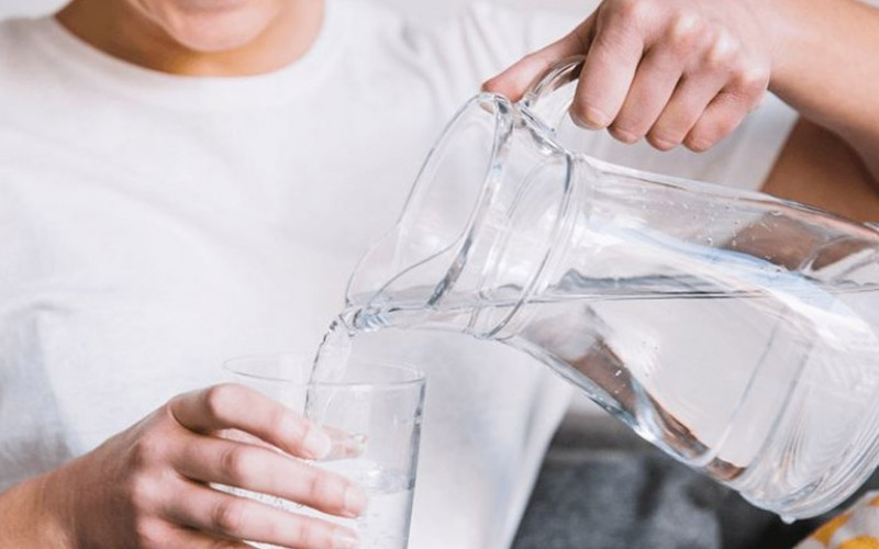 Khát nước và tiểu nhiều có thể do thận mất khả năng giữ nước