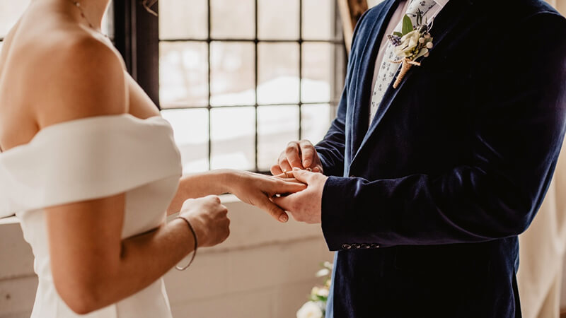 Tình duyên của người mệnh Hải Trung Kim Tình duyên của người mệnh Hải Trung Kim