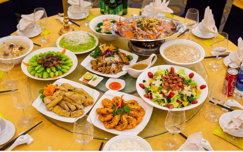Tiệc cưới 2 triệu vẫn đầy đủ hương vị. Tiệc cưới 2 triệu vẫn đầy đủ hương vị.