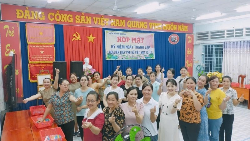 Hình ảnh buổi họp mặt 20/10