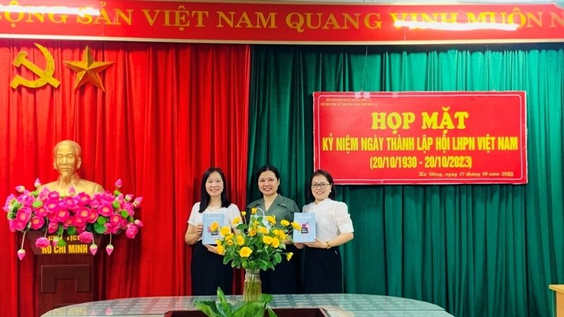 Hình ảnh buổi họp mặt 20/10