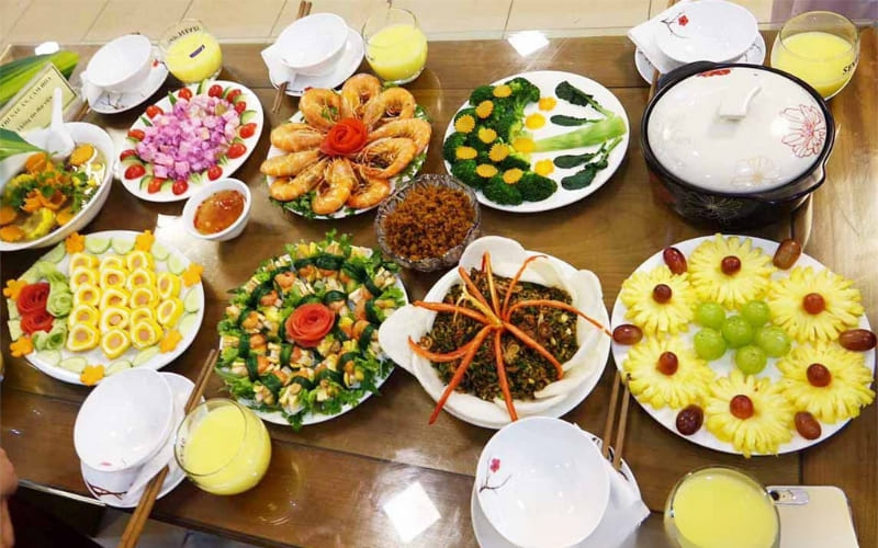 Người nấu áp dụng tiêu chí hương vị, sáng tạo, trình bày đẹp. Người nấu áp dụng tiêu chí hương vị, sáng tạo, trình bày đẹp.