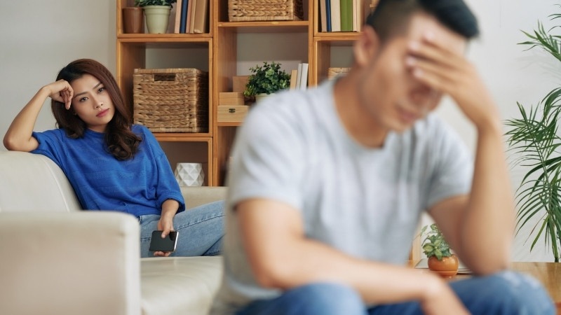 Thiên Thượng Hỏa khắc mạnh nhất với mệnh Thủy và cần tránh các nạp âm Kim