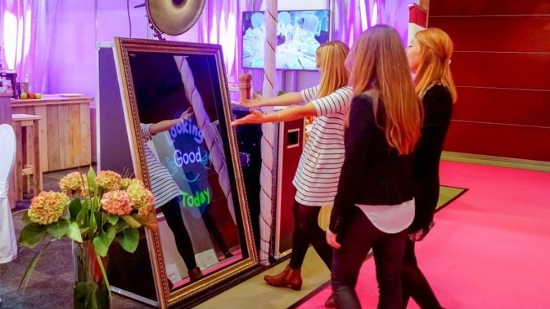 Magic Mirror Booth Magic Mirror Booth