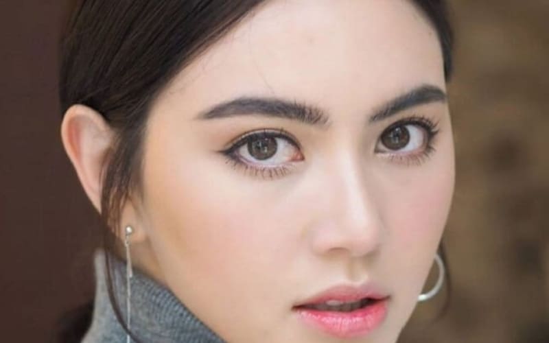 Kỹ thuật tỉa kẻ giúp lông mày rồng nổi bật. Kỹ thuật tỉa kẻ giúp lông mày rồng nổi bật.