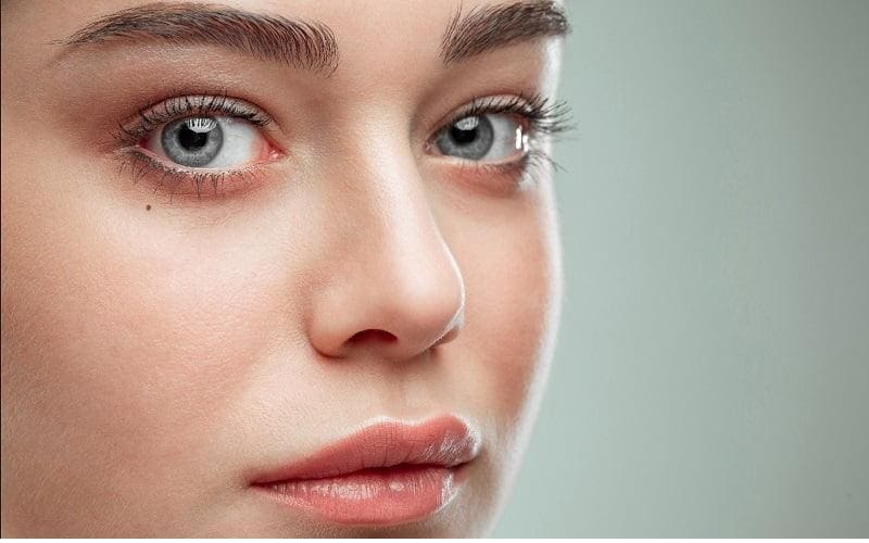 Lông mày rồng biểu tượng quyền lực và vận may. Lông mày rồng biểu tượng quyền lực và vận may.