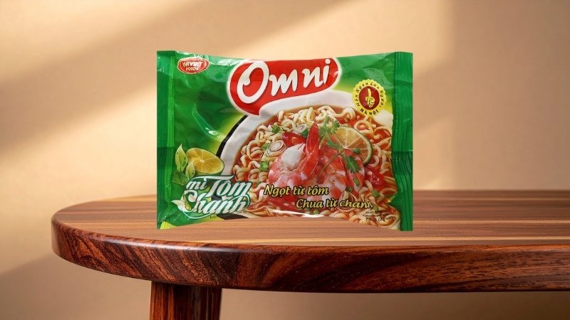 Bao bì gói mì Omni tôm chanh màu xanh lá nổi bật, in hình tô mì hấp dẫn Bao bì gói mì Omni tôm chanh màu xanh lá nổi bật, in hình tô mì hấp dẫn