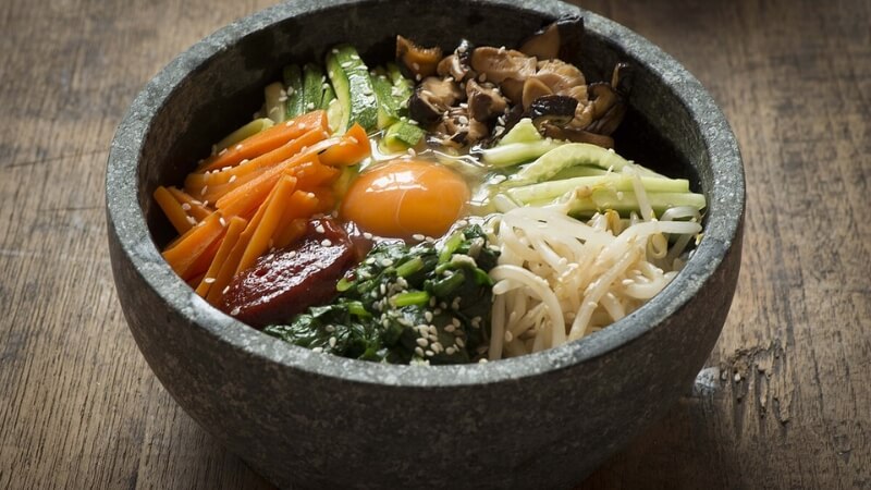 Cơm trộn Bibimbap phiên bản Việt Cơm trộn Bibimbap phiên bản Việt