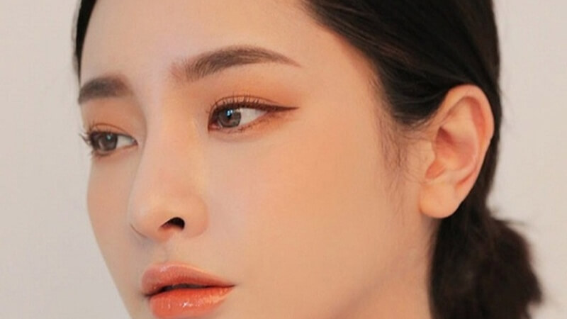 Luận sự nghiệp người có lông mày chữ Nhất Luận sự nghiệp người có lông mày chữ Nhất