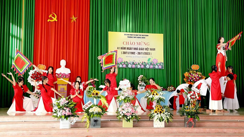 Giao lưu văn nghệ hâm nóng không khí Giao lưu văn nghệ hâm nóng không khí