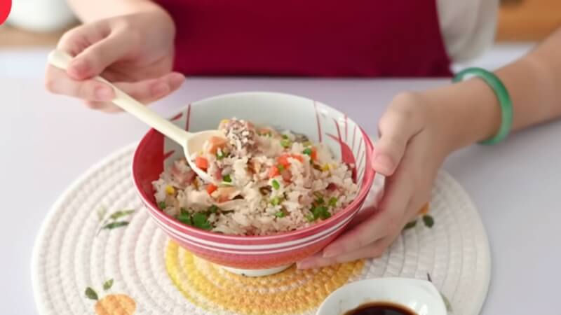 Thưởng thức cơm trộn Vetula Thưởng thức cơm trộn Vetula