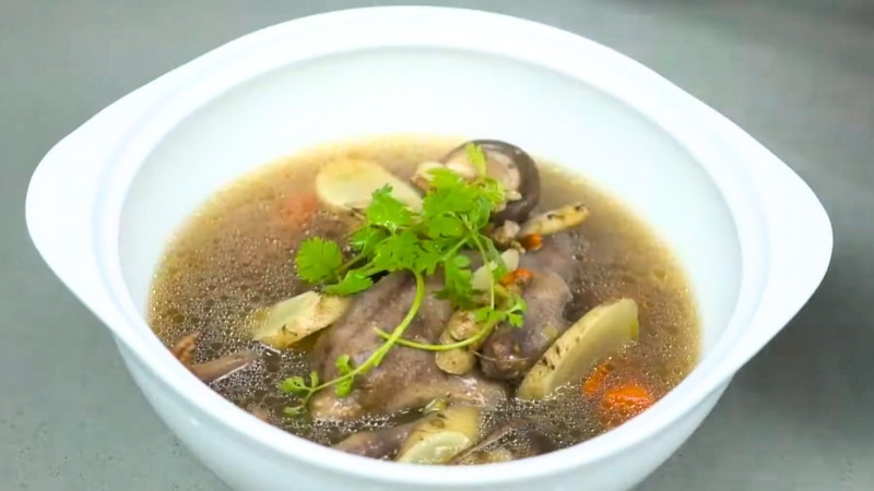 Nguyên liệu làm món bồ câu tiềm sâm