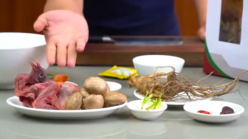 Sơ chế chim bồ câu và các nguyên liệu khác