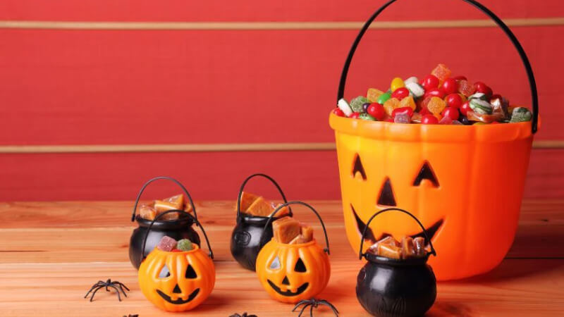 Hình nền Halloween cho máy tính chủ đề bánh kẹo 1 Hình nền Halloween cho máy tính chủ đề bánh kẹo 1