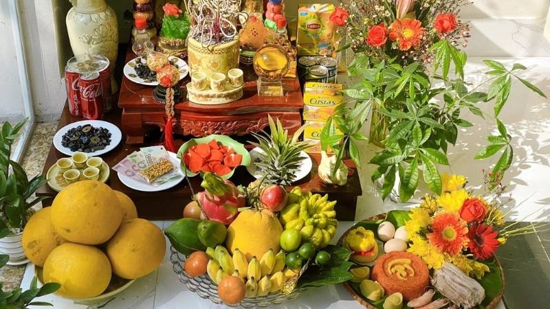 Dịp tưởng nhớ tổ tiên và cầu mong bình an, sức khỏe, may mắn cho cả tháng Dịp tưởng nhớ tổ tiên và cầu mong bình an, sức khỏe, may mắn cho cả tháng