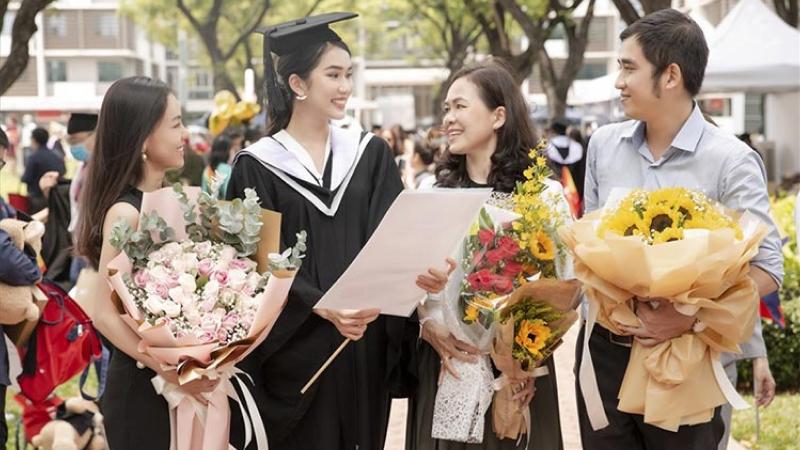 Tặng hoa tươi trong ngày tốt nghiệp Đại học Tặng hoa tươi trong ngày tốt nghiệp Đại học