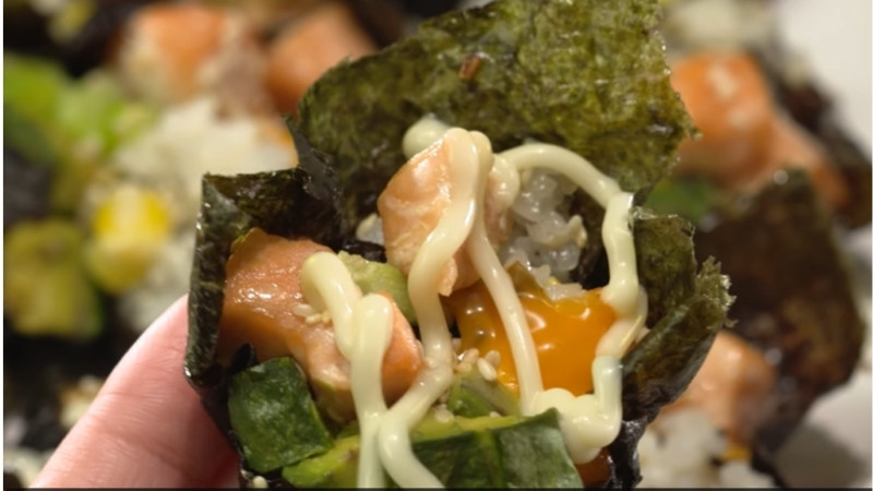 Thành phẩm sushi cupcake cá hồi Thành phẩm sushi cupcake cá hồi