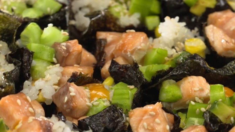 Sushi thơm ngon, béo ngậy Sushi thơm ngon, béo ngậy
